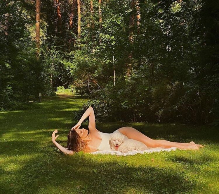 Olga Kobzar Pussy Swimsuit Wet