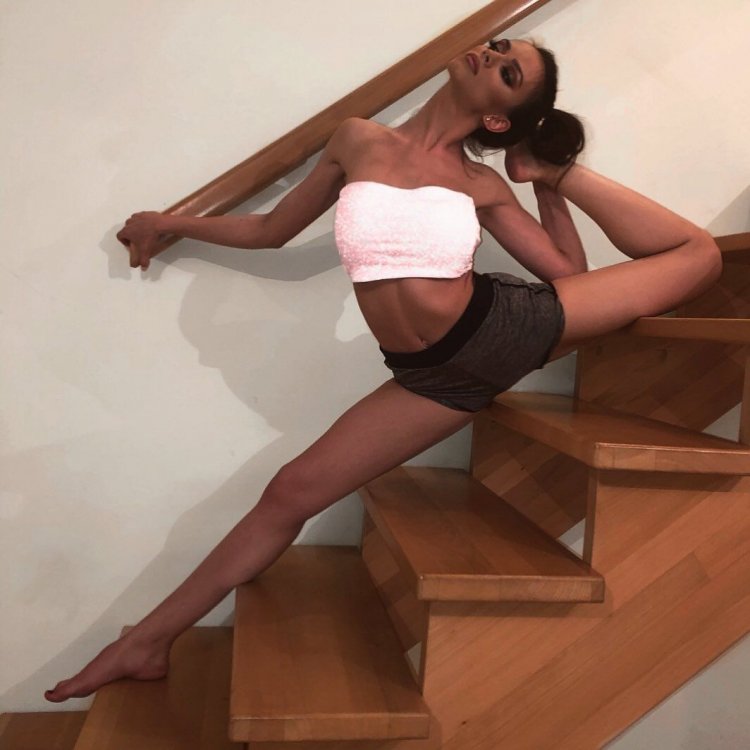 Sarah Damyanovich hotter