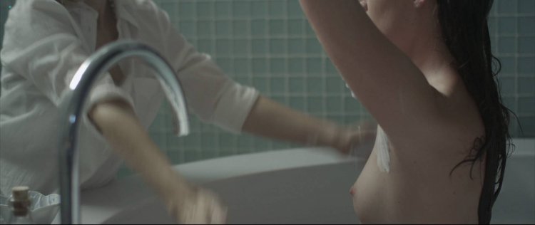 Sarah Malakul Lane in the film Akuvimnog