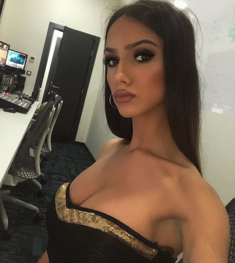 Sarah Damyanovich Topless