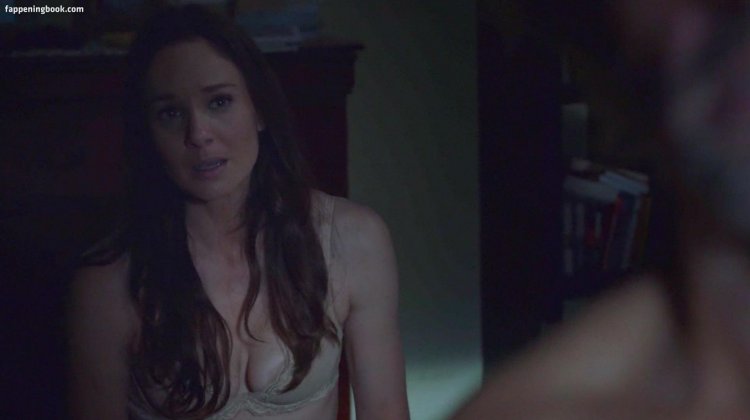 Sarah Wayne Callis ass