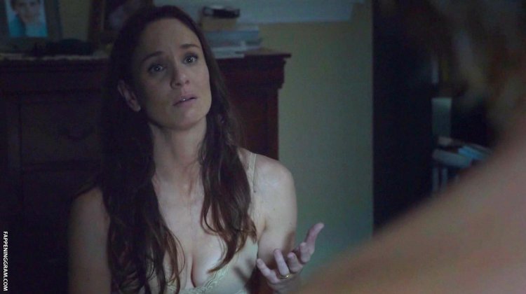 Sarah Wayne Callis Erotic scenes