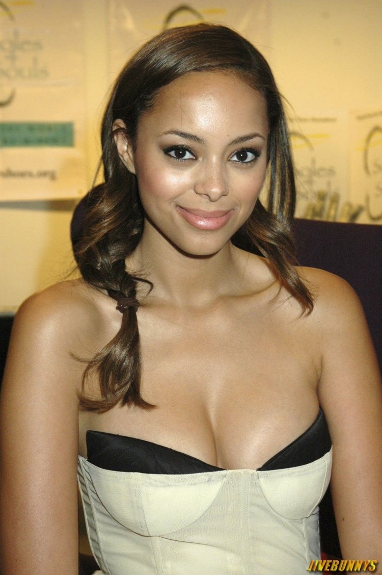 Noemi Stevens Naked women