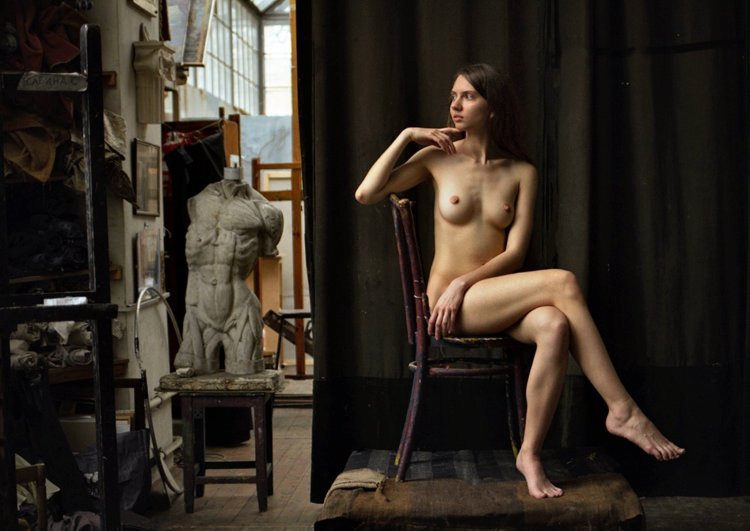 Naked women in Art House movies