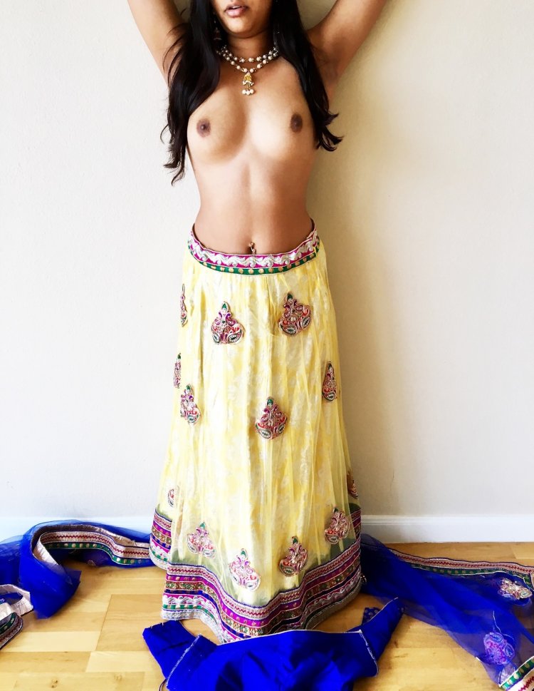 Naked oriental dancers