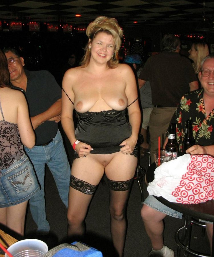 Naked women without clothes