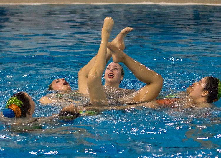 Synchronous swimming naked