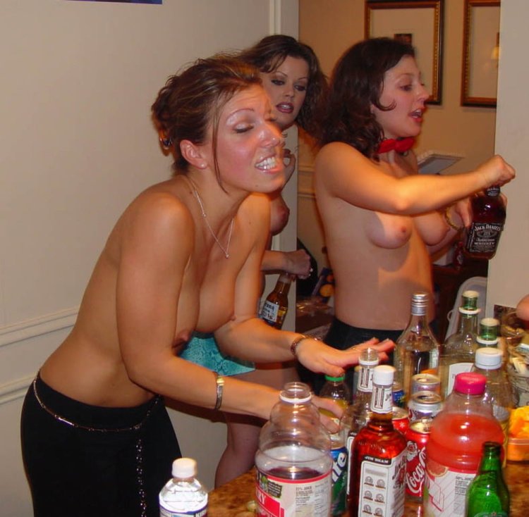 Drunk chicks undress