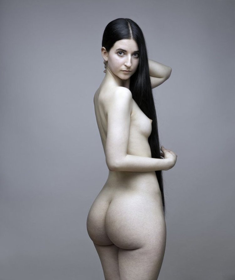 Women's nudity in painting