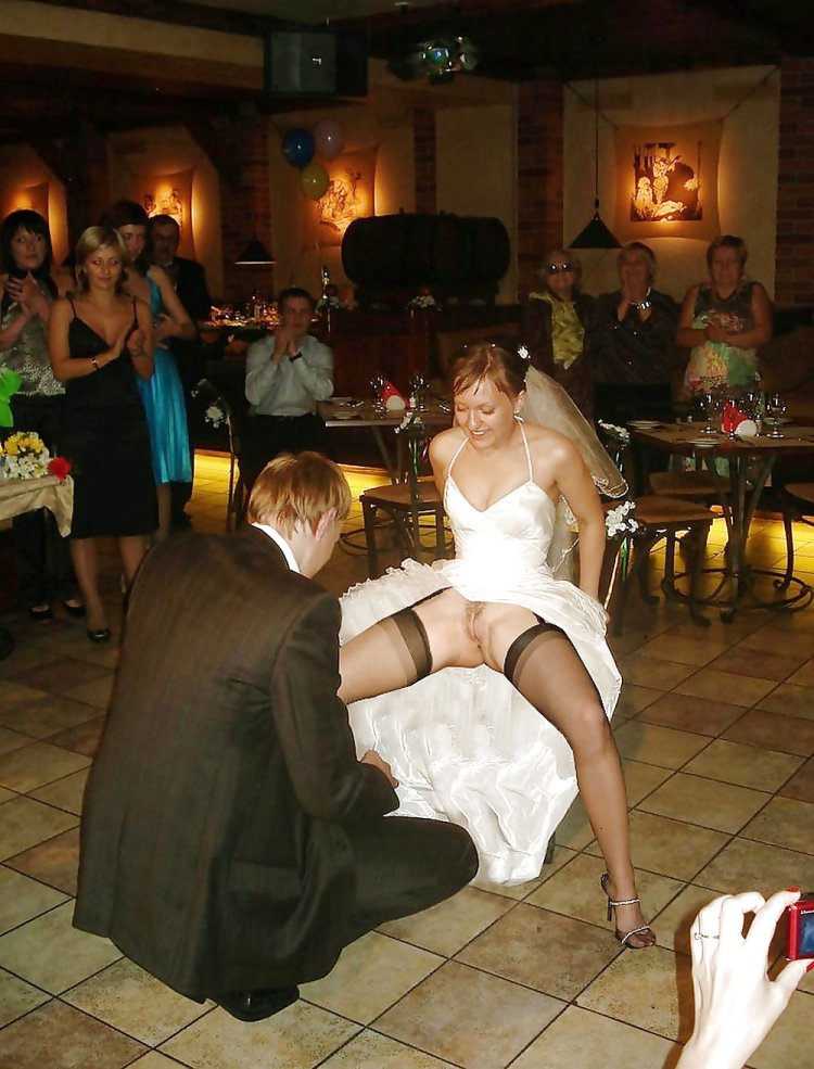 Bride without panties at the wedding