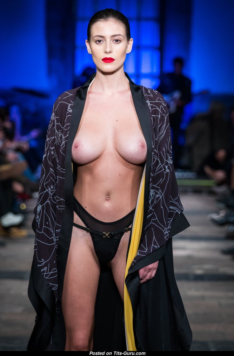 Miranda Kerr without clothes