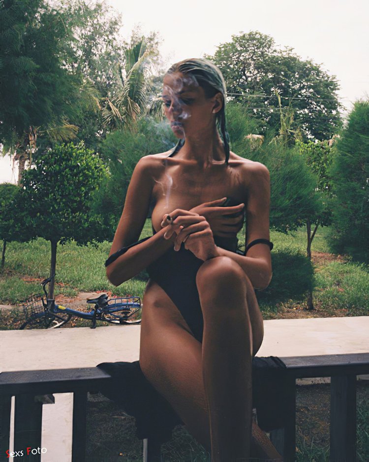 Undonsidered Alesya Kafelnikov