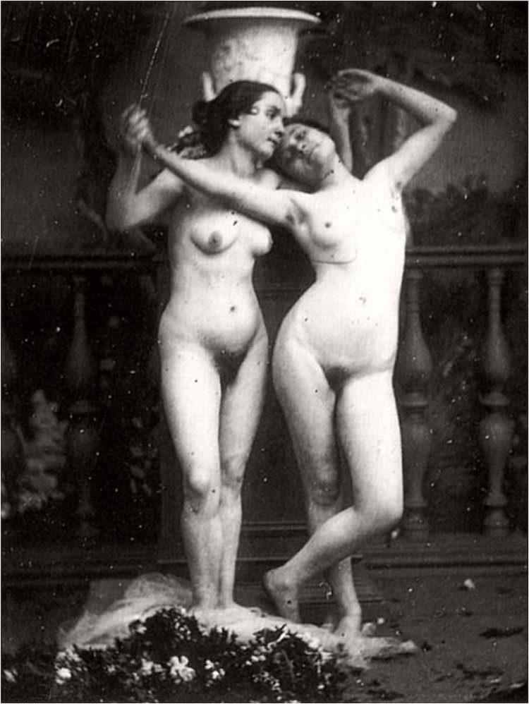 Vintage naked women