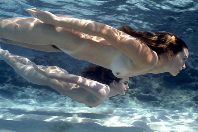 Girls under water naked