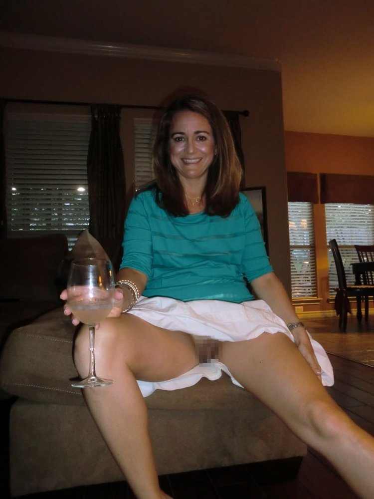 Drunk women without panties