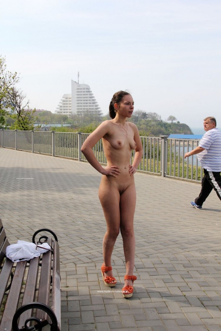 Russiasaygirls naked on the waterfront