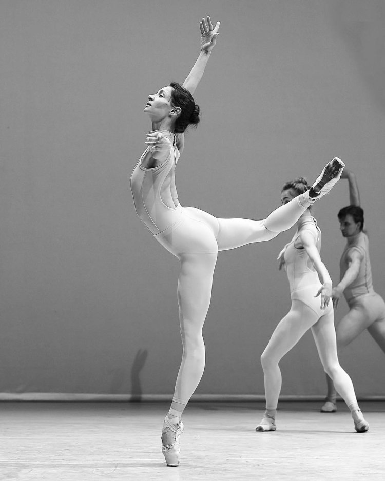 Nude ballerina in training