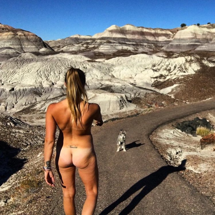 Naked traveler Genin