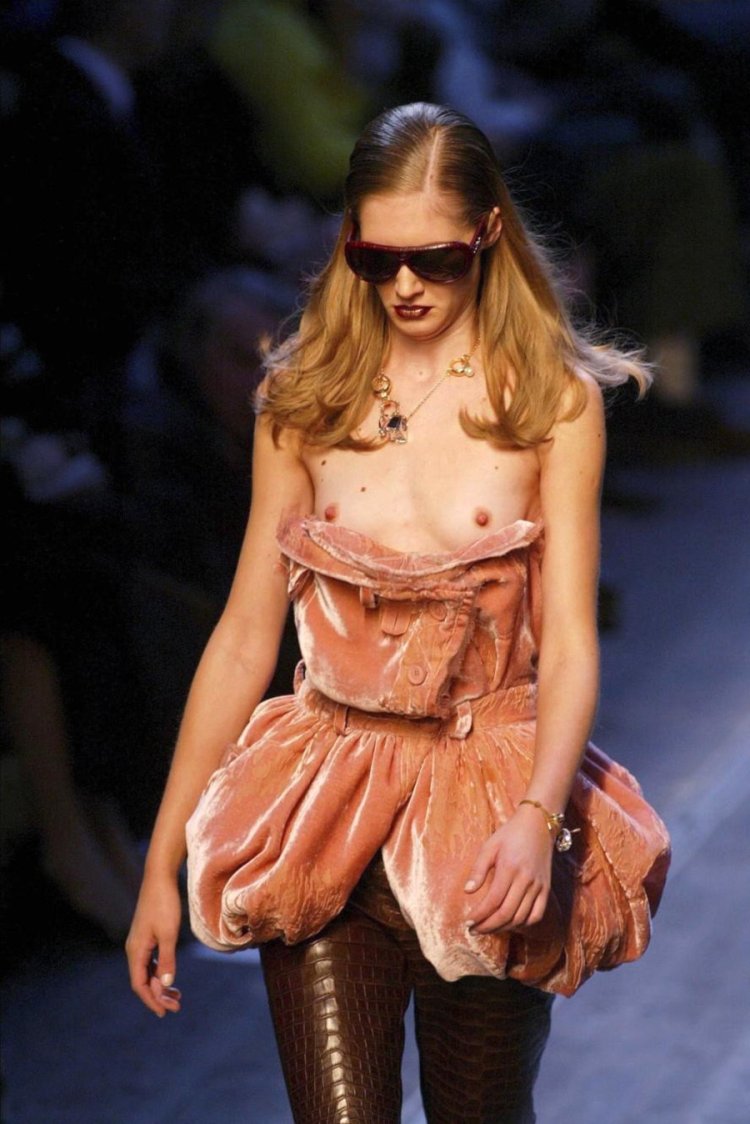 Miranda Kerr without clothes