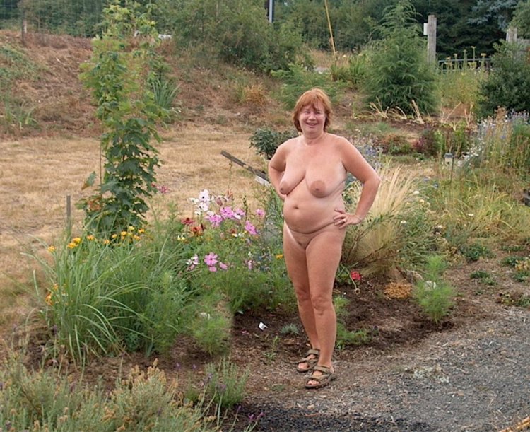 Mature bbw in the country