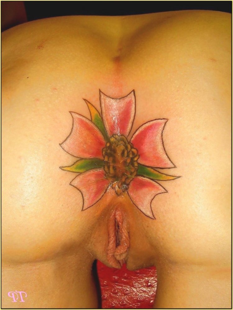 Tattoo on the women's vagina