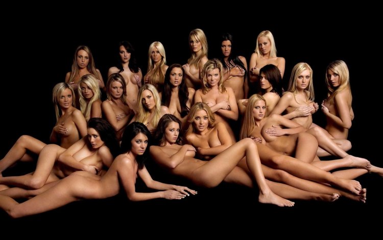 Many beautiful naked women