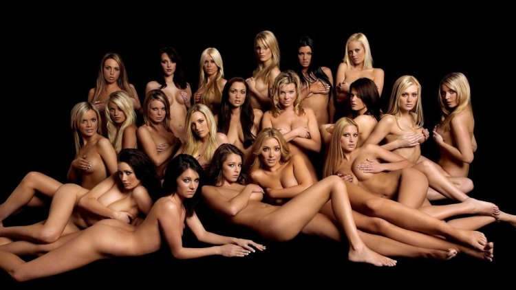 Many beautiful naked women