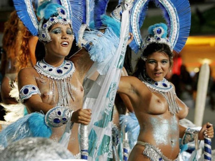 Fucking on Brazilian carnival