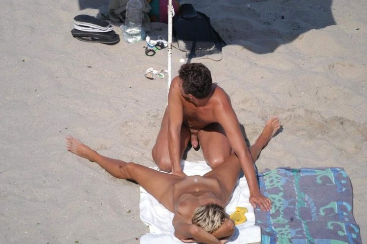 Claudia Rossi in An Anal Threesome On The Beach