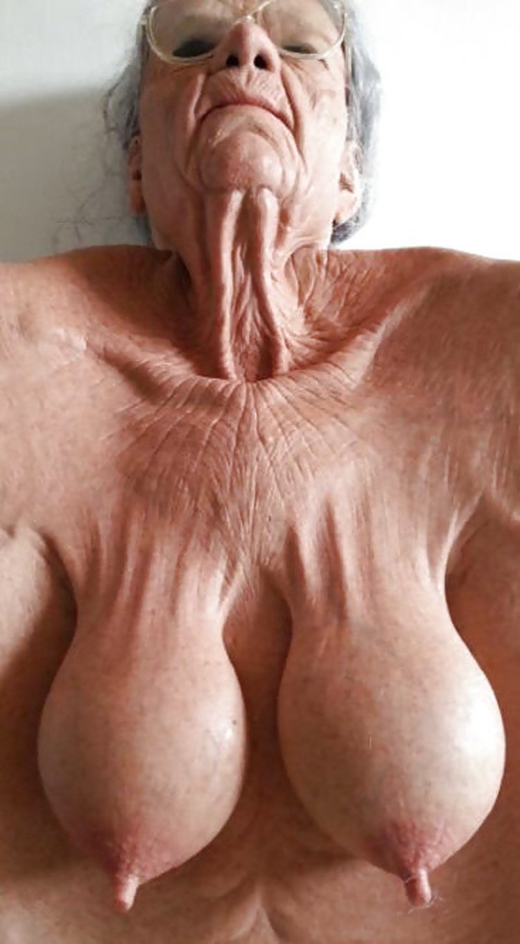 Large wrinkled boobs