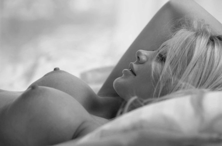 Mila Asul in the bed nude