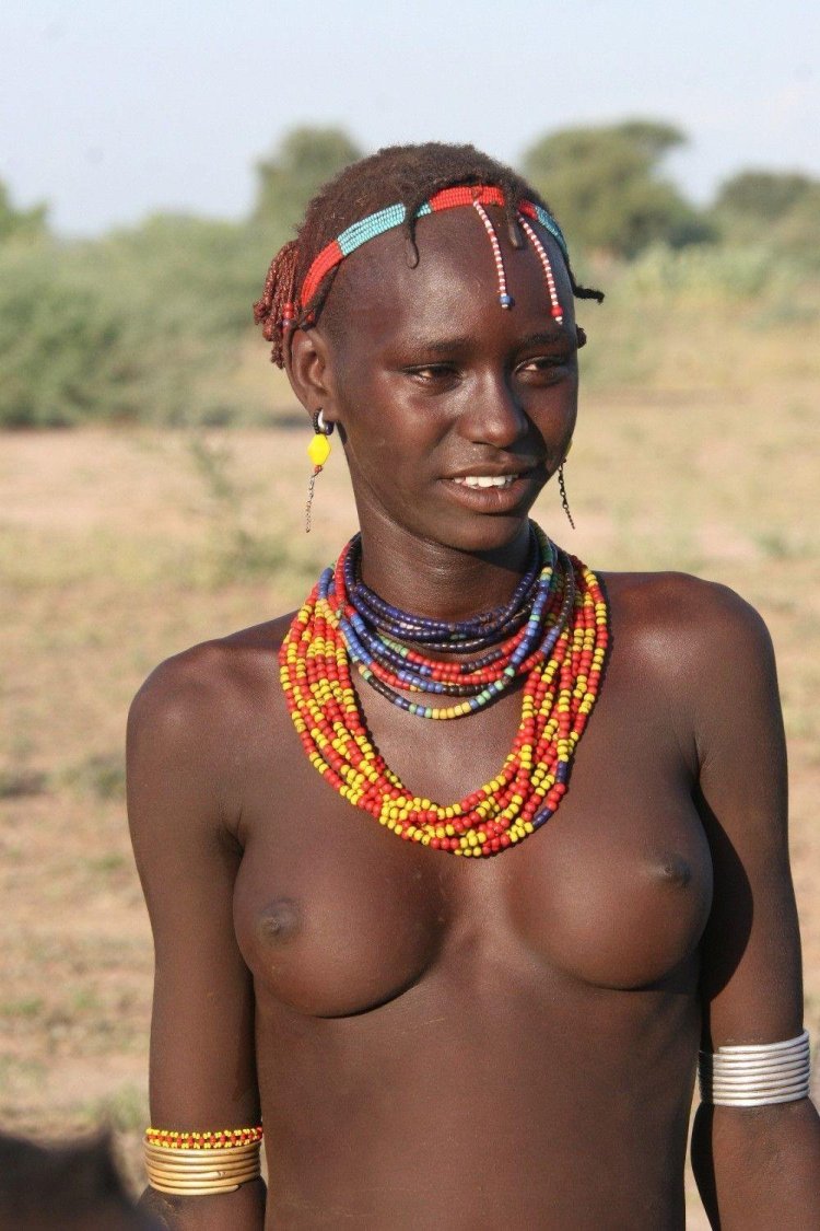 Naked women African