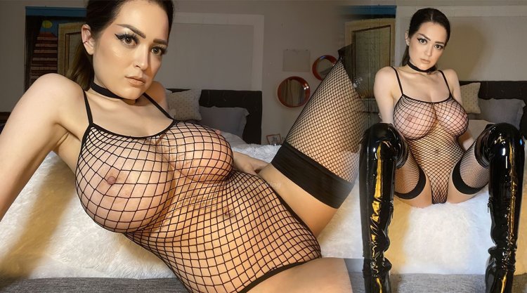 Kelly Madison big tits in the grid