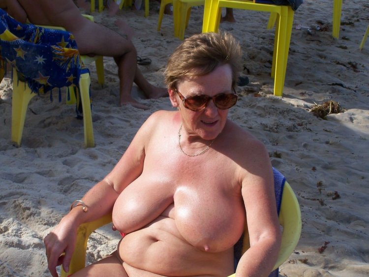 Older women on Nu Beach