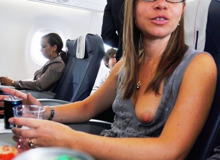 Flashing Tits Tits on the bus