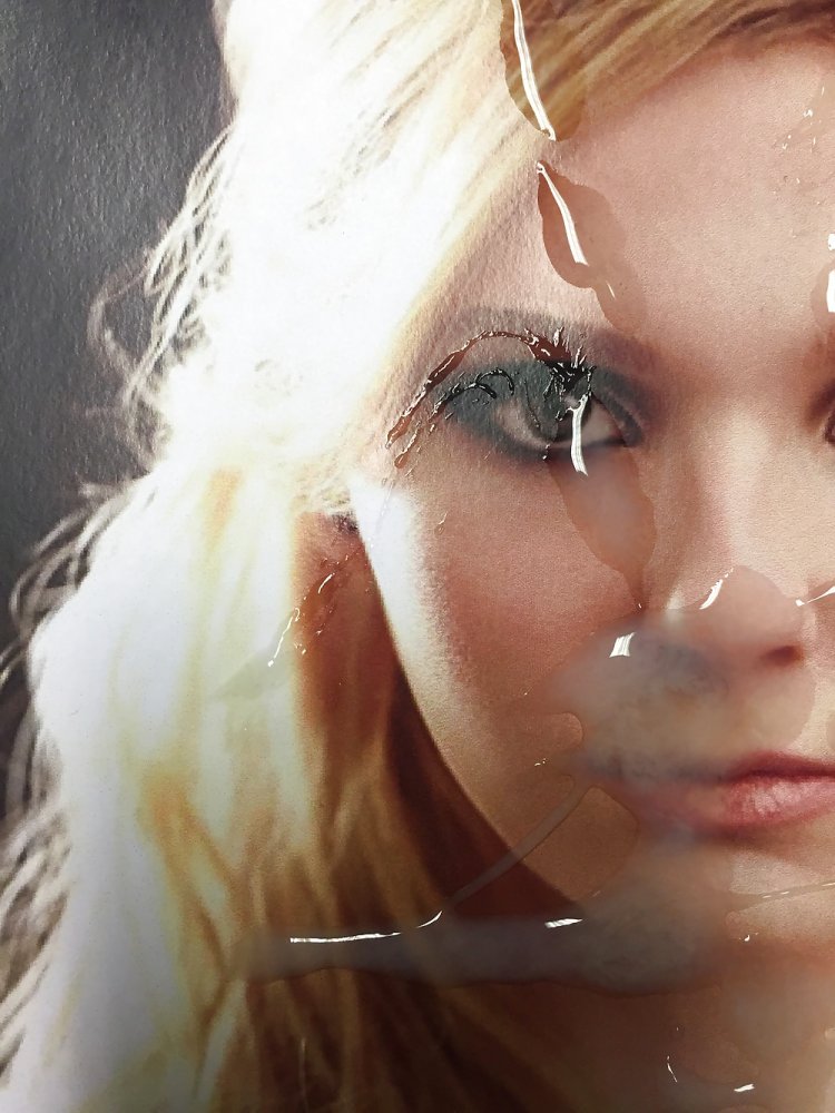 Lily Simmons (LILI SIMMONS) Lily Simmons