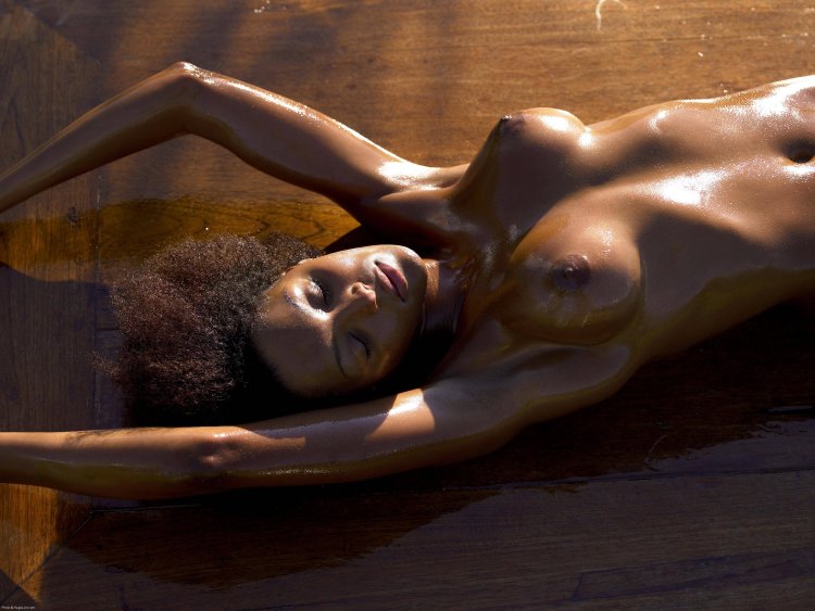 Naked major ladies in dog pose without panties