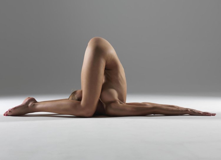 Inna Vidgof yoga naked