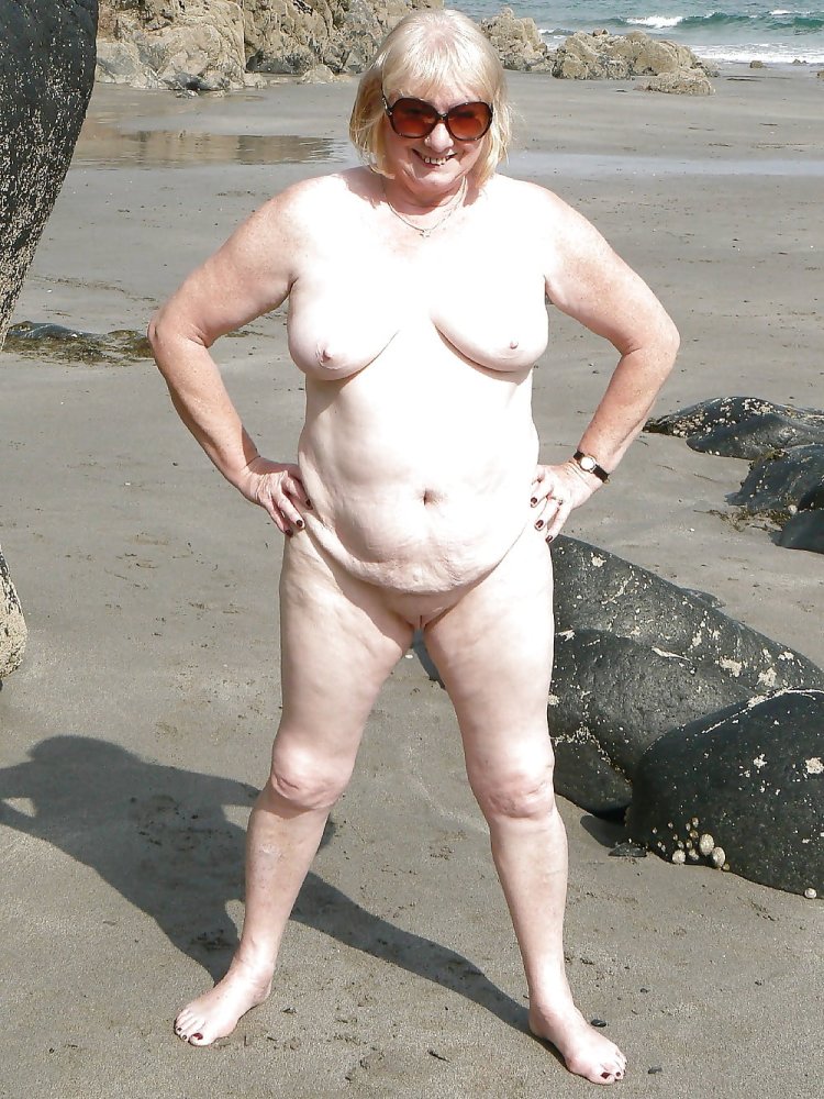 Naked old women nudistki
