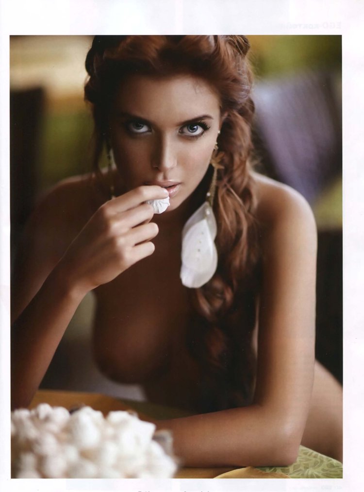 Big tits tattoo in the bathroom