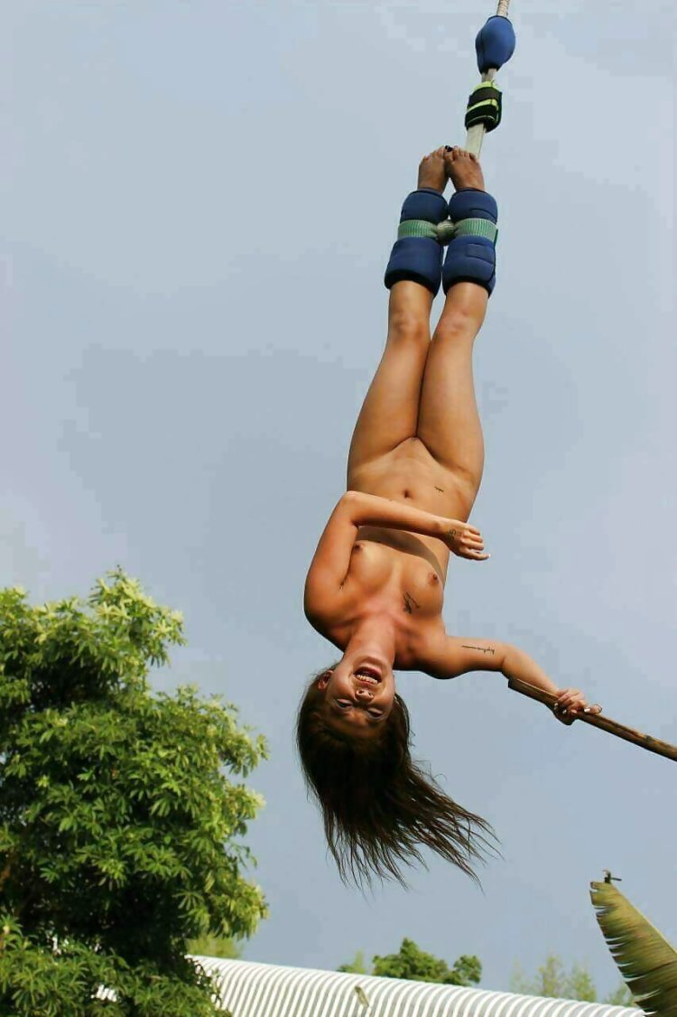 Girls naked air baths