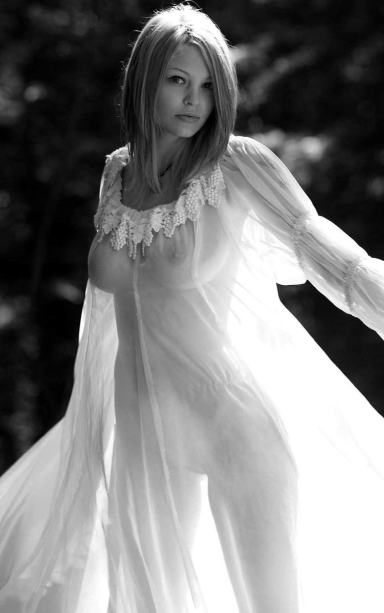 Alisa A (Alisa B., Allida, Castalia, Verona, Zarina)