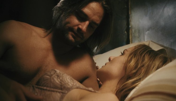 Sarah Wayne Callis Topless