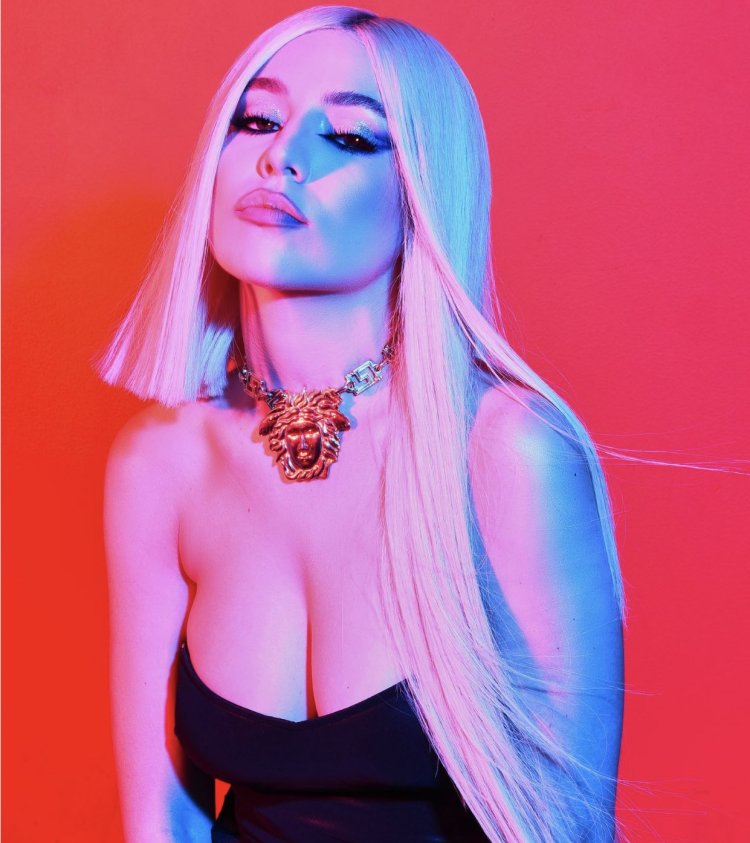 AVA MAX 2020