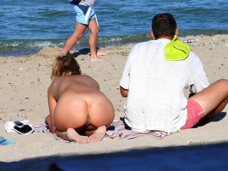Spied ass on the beach