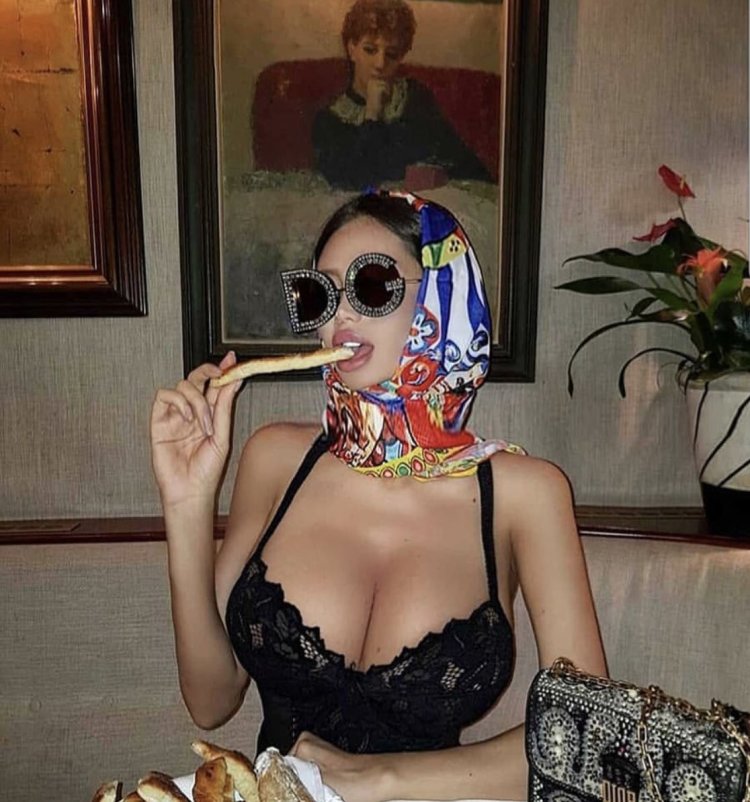 Coyua vuculich Playboy