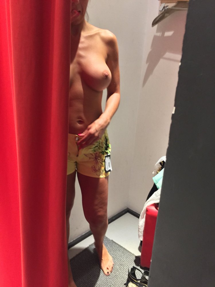 Changing Room Selfie