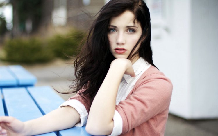 Model Hilary C Feet Hairy