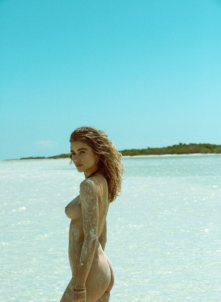 Gabriela Kanudas Naked