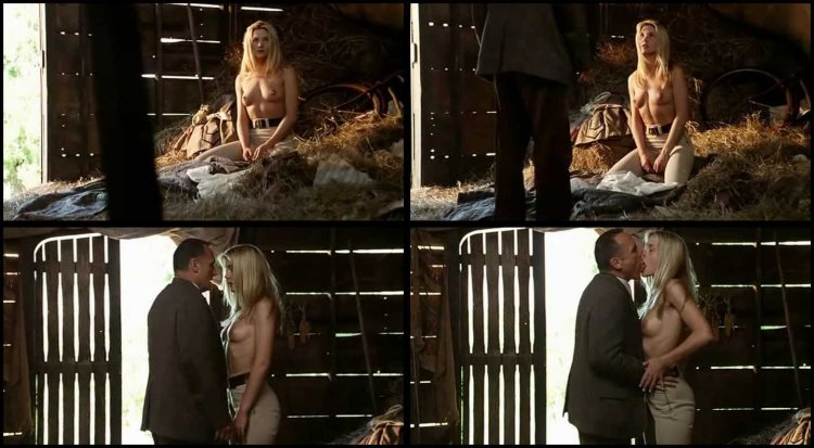 Naked nas Amy Johnston